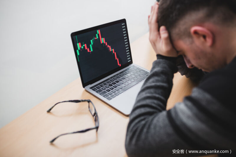 受害者拒绝支付赎金，勒索者的收入下降