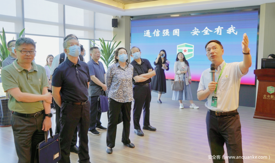 中国工程院原副院长陈左宁院士一行莅临北卡科技调研