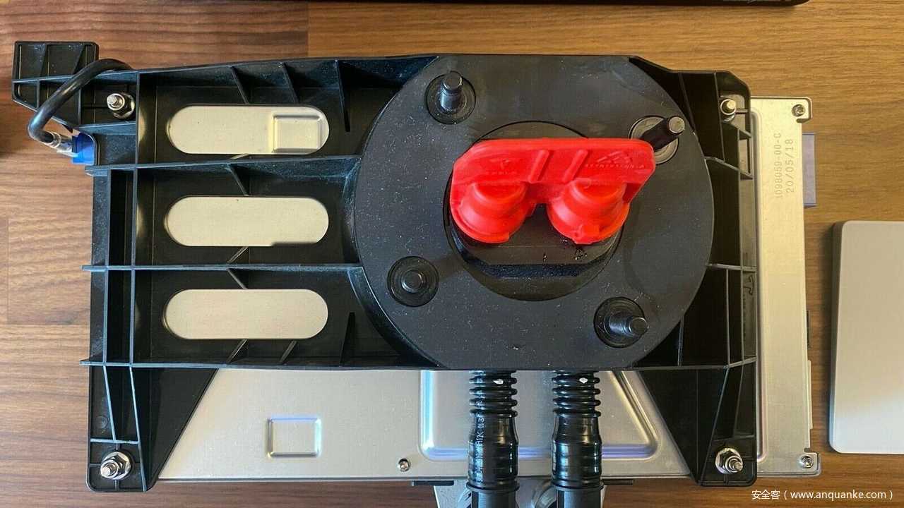 正在等待Tesla硬件或MCU改造？ 小心您的数据